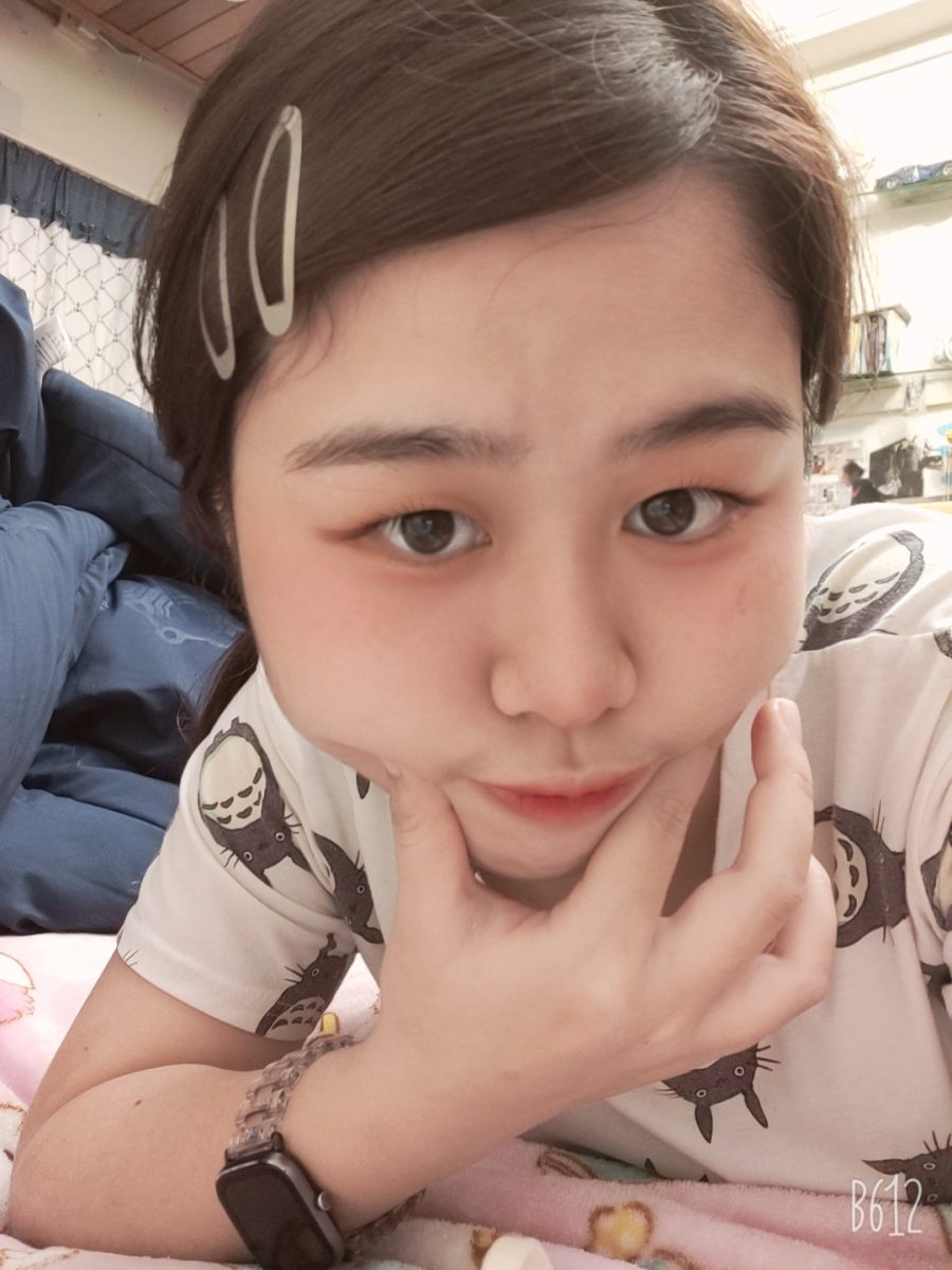 黃O芳